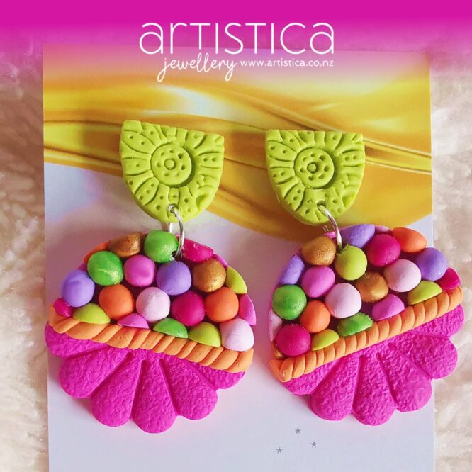 https://www.artistica.co.nz/wp-content/uploads/2021/11/E0207c-earrings-artistica-polymer-clay-rainbow-colours-arty-south-american-style-666x666.jpg