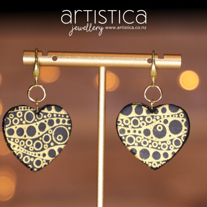 E0406-earrings-artistica-polymer-clay-black-heart-Nigra-Koro