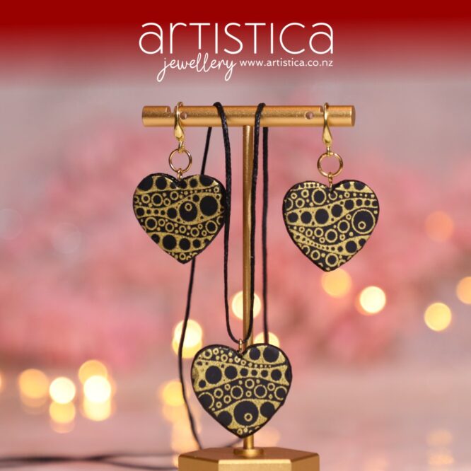 E0406b-earrings-artistica-polymer-clay-black-heart-Nigra-Koro