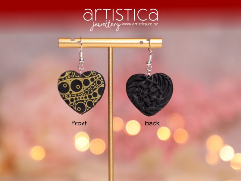 E0406-earrings-artistica-polymer-clay-black-heart-Nigra-Koro