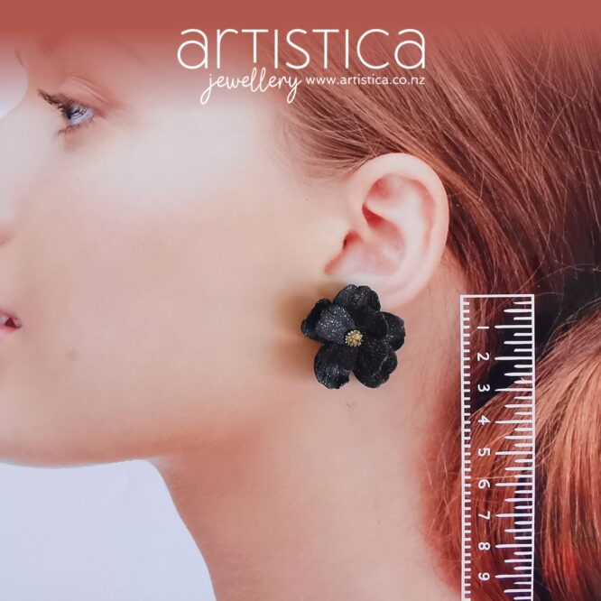 black flower studs earrings