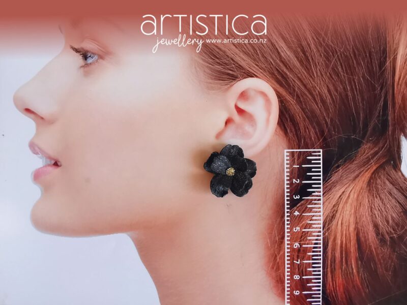 black flower studs earrings
