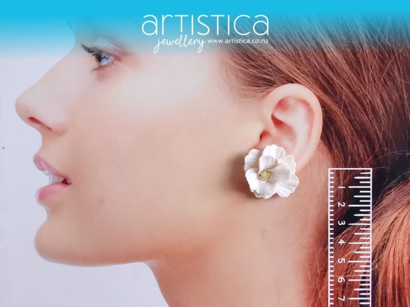 white flower stud earrings