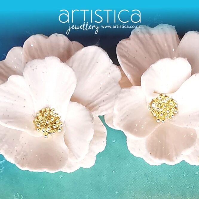 white flower stud earrings