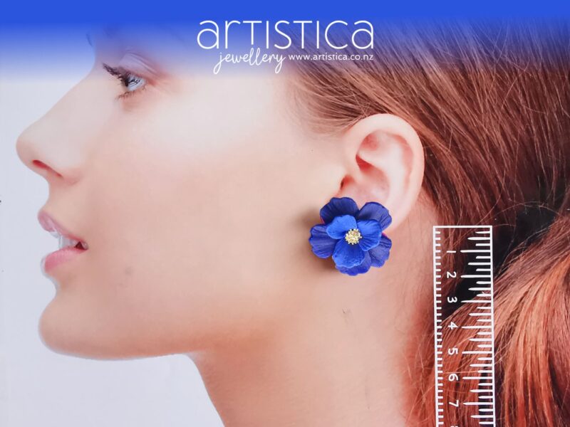 Blue flower stud earrings